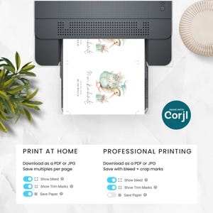 Op de afbeelding: Een printer wordt getoond met een bedrukte kaart met een aquarel illustratie van een kiwi vogel met een hoed en cadeaus. De kaart heeft de tekst "Mern Kishimete" en "With all our love". De afbeelding bevat ook de tekst "MADE WITH Corjl".