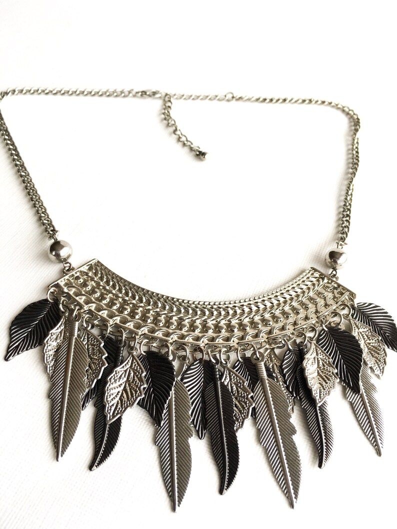 Vintage jewelry costume jewelry silver tone bib necklace