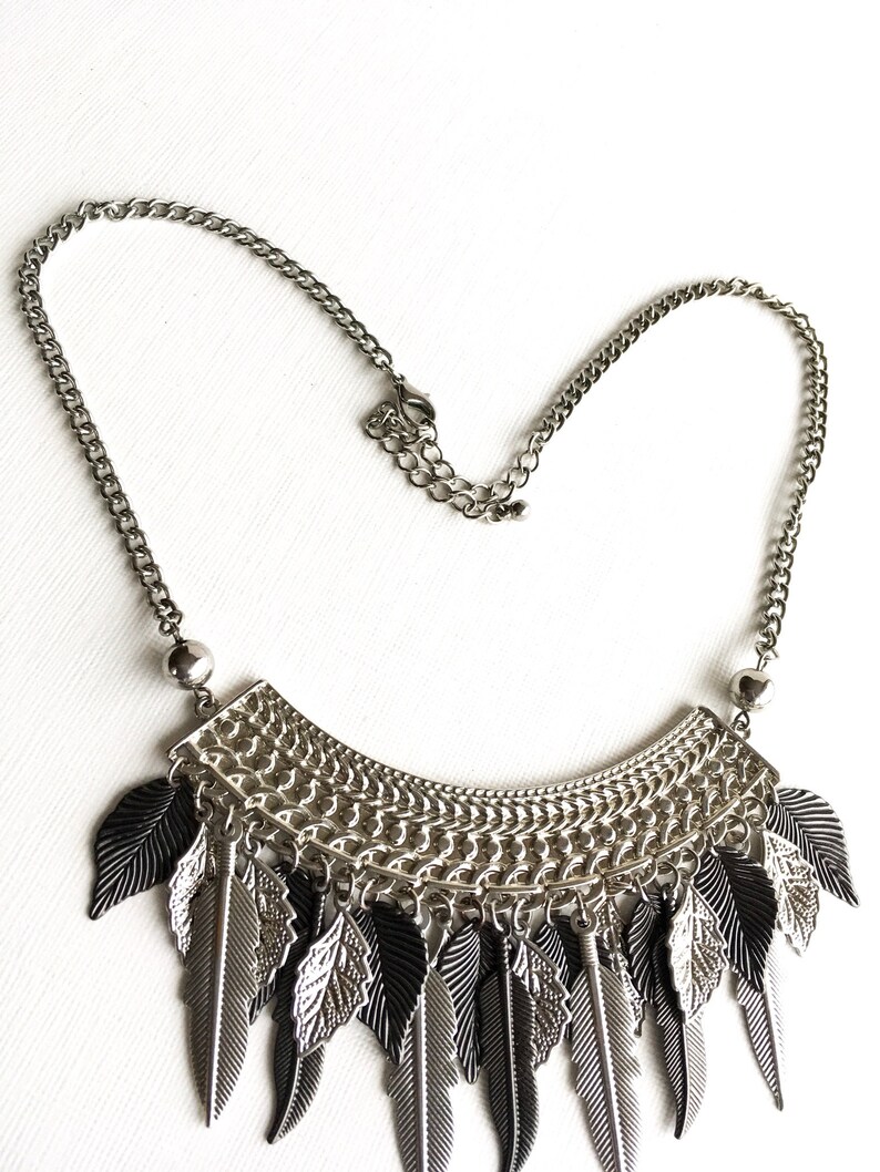 Vintage jewelry costume jewelry silver tone bib necklace