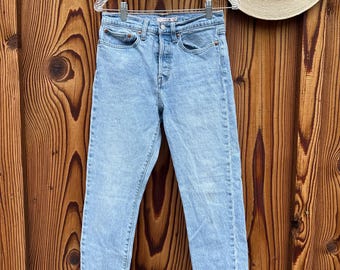 Pantalones Levi's estilo Wedgie para mujer, lavado claro.