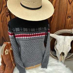 Wool pullover Sweater