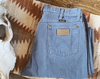 Vintage light grey wrangler jeans, wrangler jeans, vintage clothing, vintage western wear, western fashion, cowboy jeans, cowgirl jeans