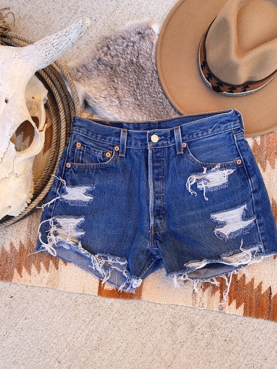 Distressed Levi cutoff Shorts