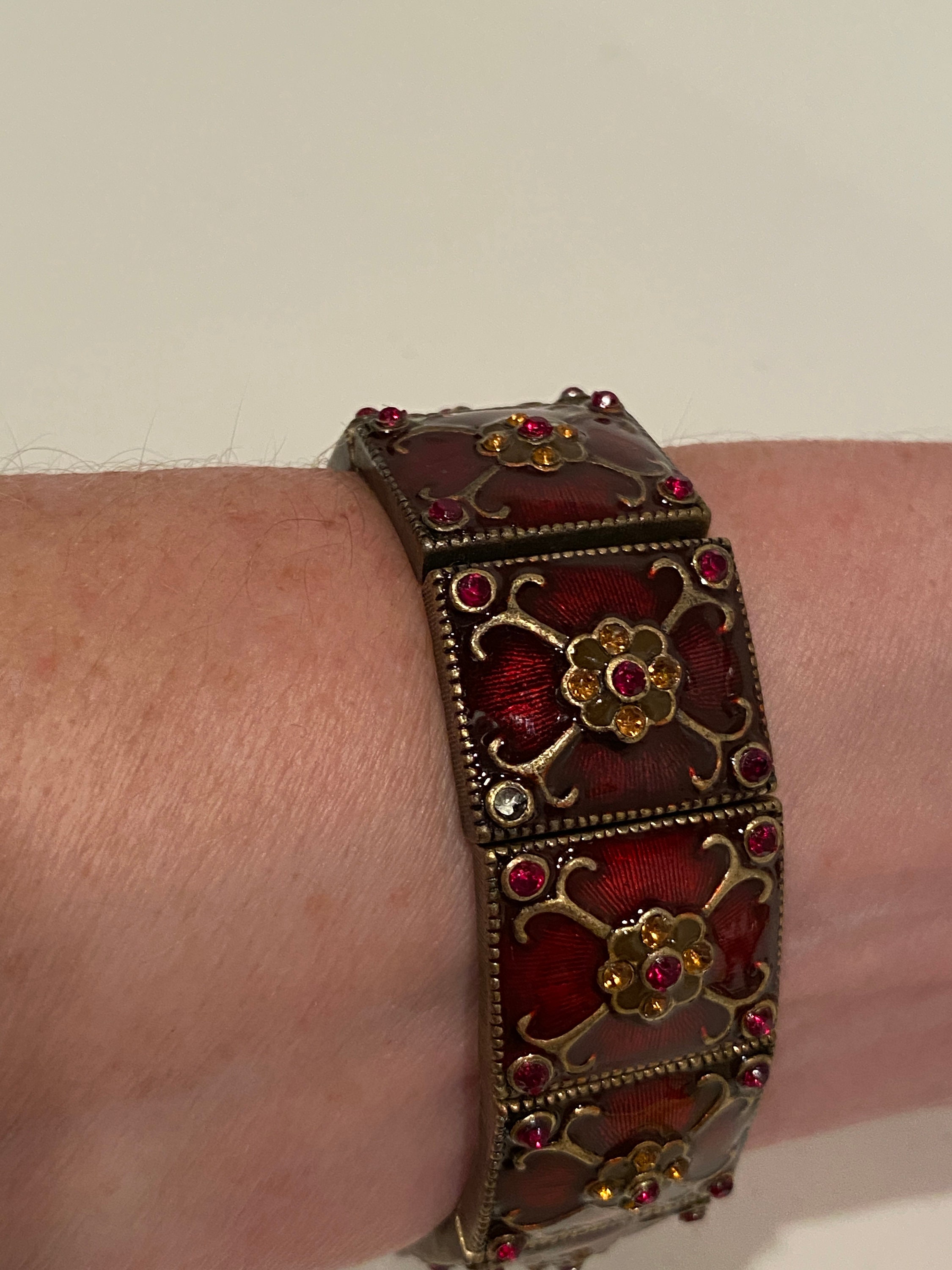 Liz Claiborne Stretch Bracelet Gold Tone and Red Marked LC Etsy