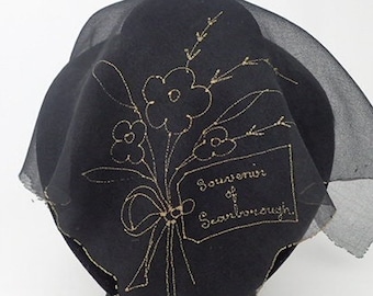 Années 1920 Peint à la main Souvenir Scarborough Noir Soie Mousseline Mouchoir Hanky Flower Bouquet vintage Antique Textile Collectible