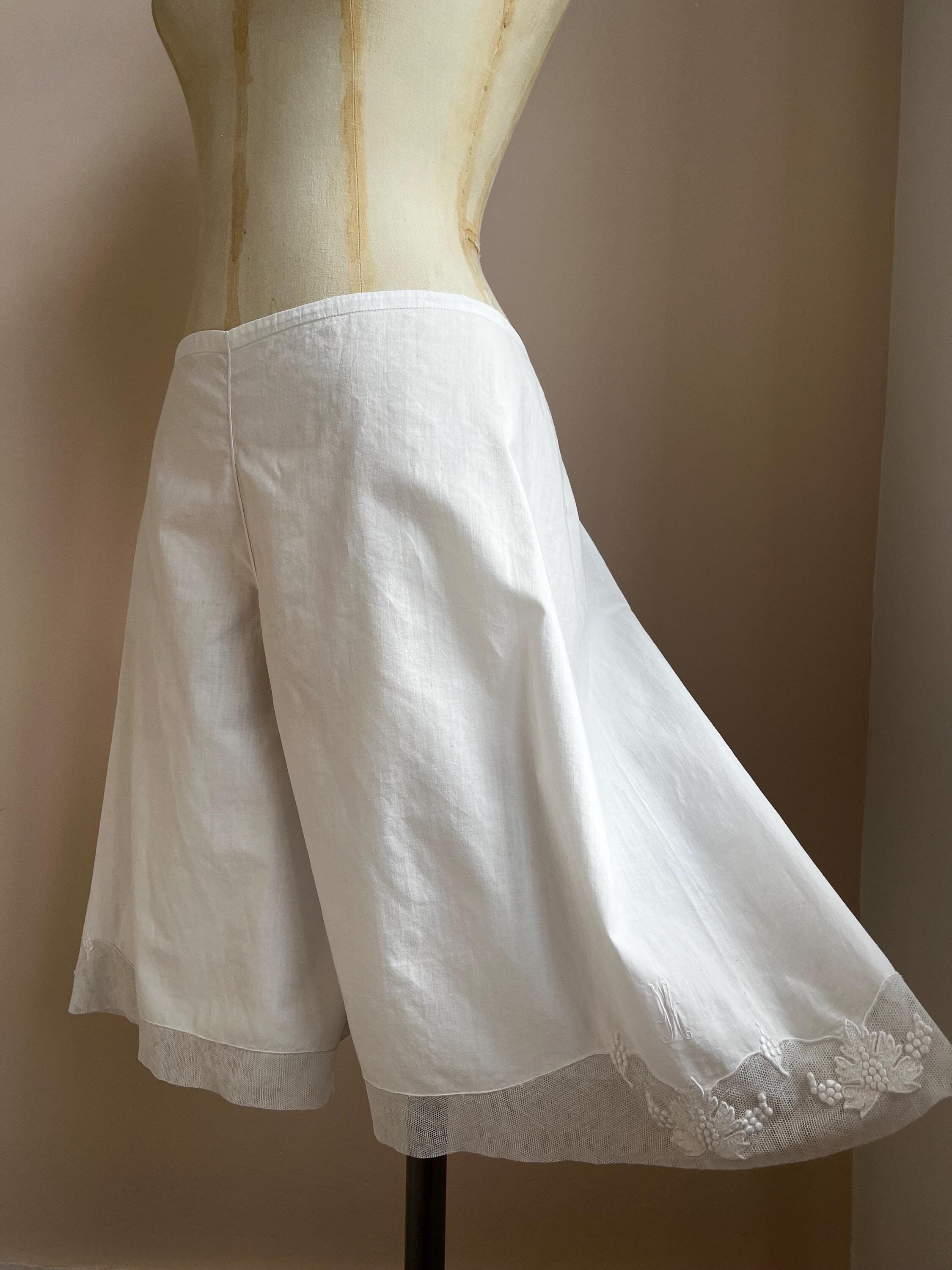 1910s French Bloomers M Initial Hand Embroidered Leaves White 