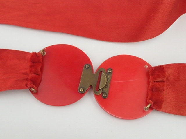 Vintage Red Cream Carved Plastic Belt Buckle 1930s Retro Fashion Accessory Vintage Art Deco Belt Buckle - Maroon Slider Dress Accessory  main image 4