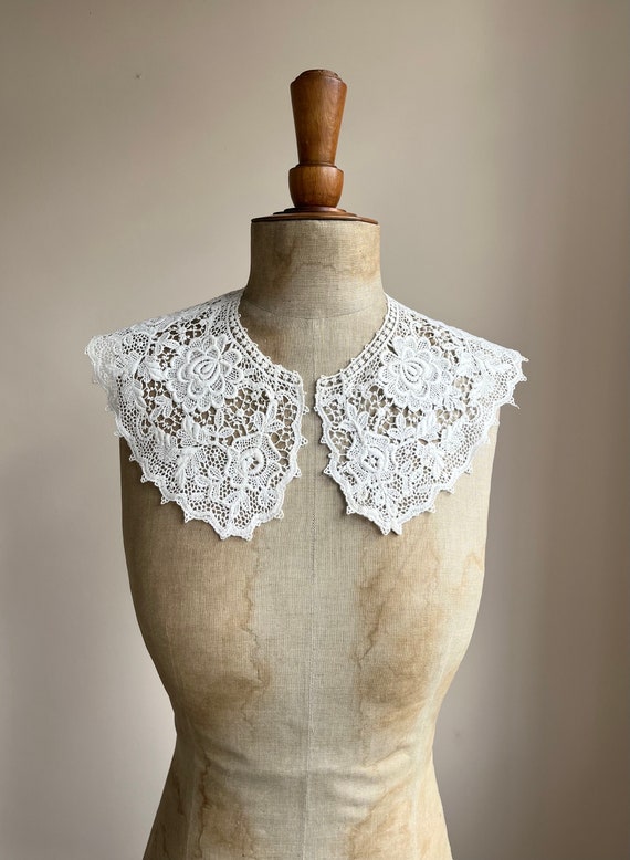 Early 20th C. Floral Lace Collar | Large Roses | B