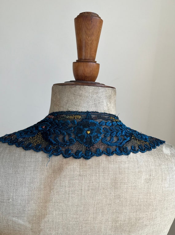 Early 20th Century Collar | Blue Embroidered Flor… - image 7