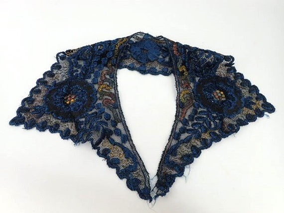 Early 20th Century Collar | Blue Embroidered Flor… - image 1
