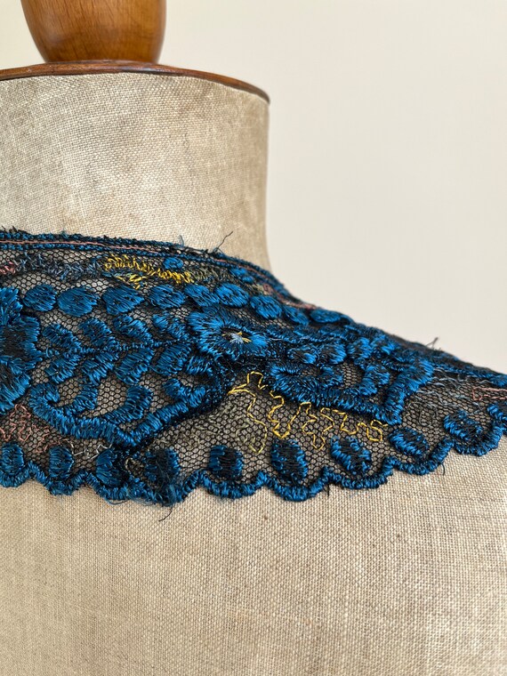 Early 20th Century Collar | Blue Embroidered Flor… - image 10