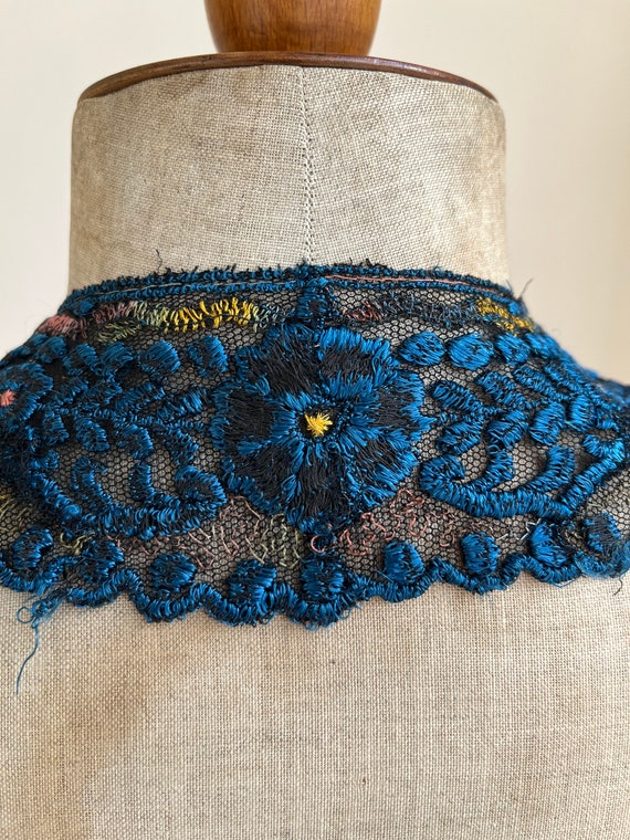 Early 20th Century Collar | Blue Embroidered Flor… - image 9
