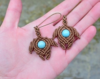 Boucles d'oreilles en macramé marron clair, Boucles d'oreilles Tortue, Boucles d'oreilles Turquoise, Boucles d'oreilles faites à la main, Bijoux Boho, Boucles d'oreilles Animal, Boucles d'oreilles hippie uniques