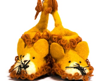 kids lion slippers