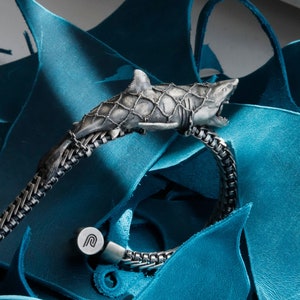 Escaping From The Net: Bull Shark, Shark Silver Bracelet, Bull Shark Wristband, Aesthetic Design, Sea, Fish, Unisex Handmade Gift