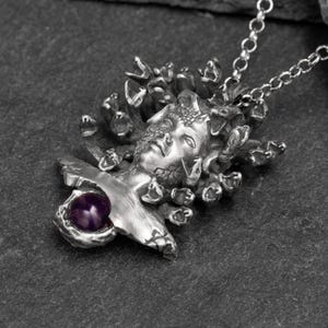 Halsband med Medusa-hänge i oxiderat sterlingsilver: Ormberlock, Halloween-present bild 4