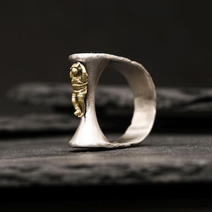 Space, Black Hole and Astronaut Themed Fun Ring - Carry the fun mystery of the galaxy as a ring on your fingers, unisex ring,worm hole ring