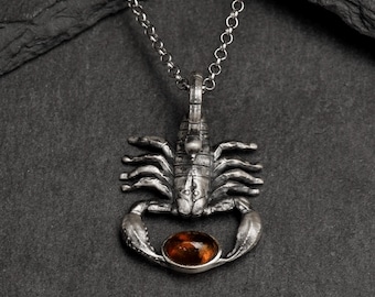Skorpionens granathänge: Sterlingsilverhalsband med skorpionens stjärntecken, Halloween-present