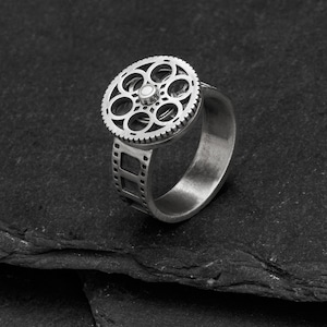 Cinephile Steampunk Ring,Film Negative Sterling Silver Fun Ring, Aesthetic Silver Reel Ring, Camera ring, Minimal Jewelry, Cameraman Ring,