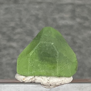 Raw Peridot Crystal 8 ct | Green Peridot Specimen, Natural Peridot, Raw Peridot, Peridot Gemstone, Peridot Stone, Peridot Pakistan