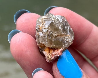 Seltener Cerussit Kristall mit Baryt: Fluoreszierendes Heilstein aus Marokko