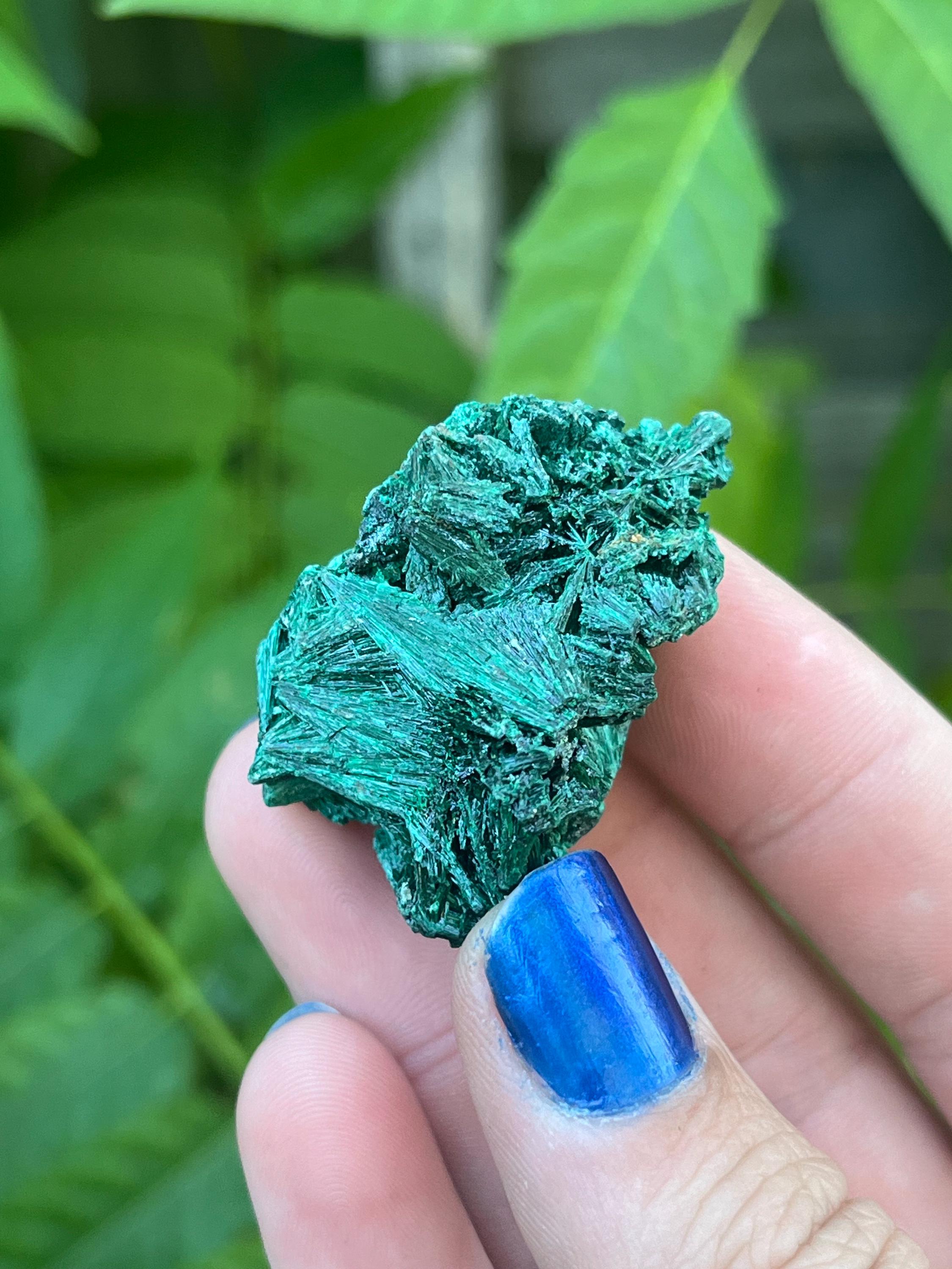 ベルベットマラカイト結晶標本：天然グリーン繊維石（22g） - Etsy 日本