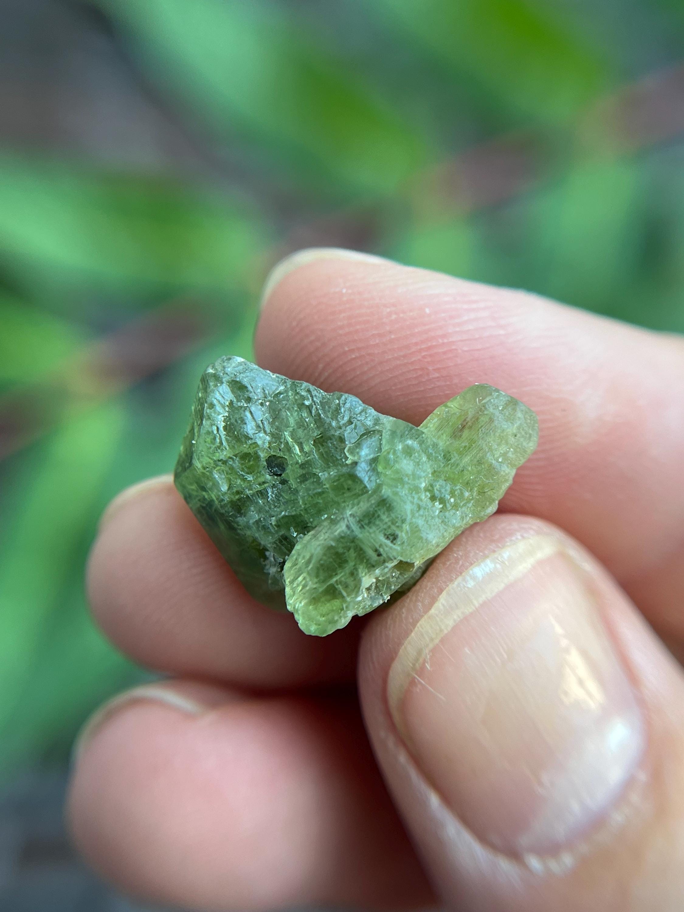 アフガニスタン産 15カラット グリーンダイオプサイド原石 | 天然