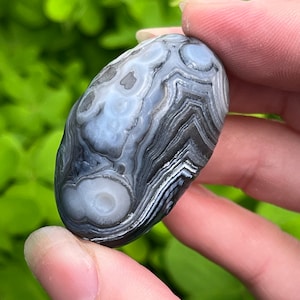 Agate oeil de gobi noire et blanche | Agate de Mongolie du désert de Gobi | Yeux rares en calcédoine et en agate | Cristaux de guérison métaphysiques
