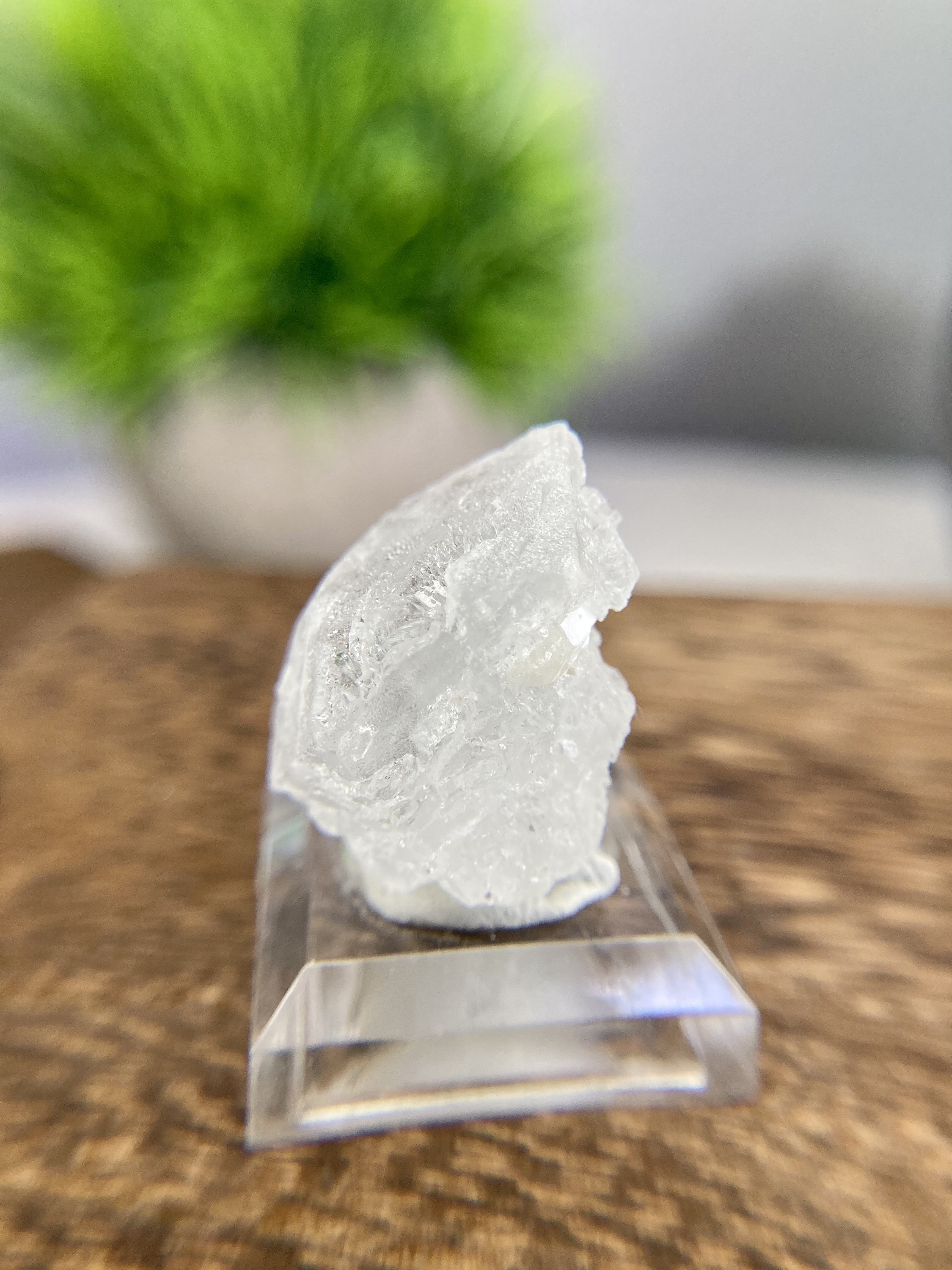 エッチング加工されたアクアマリンクリスタル：パキスタン、スカルドゥ