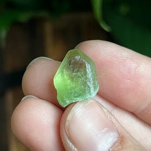 Raw Peridot Crystal 2.3g | Green Peridot Specimen, Natural Peridot, Raw Peridot, Peridot Gemstone, Peridot Stone, Peridot Pakistan