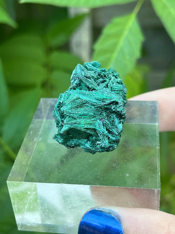 ベルベットマラカイト結晶標本：天然グリーン繊維石（22g） - Etsy 日本