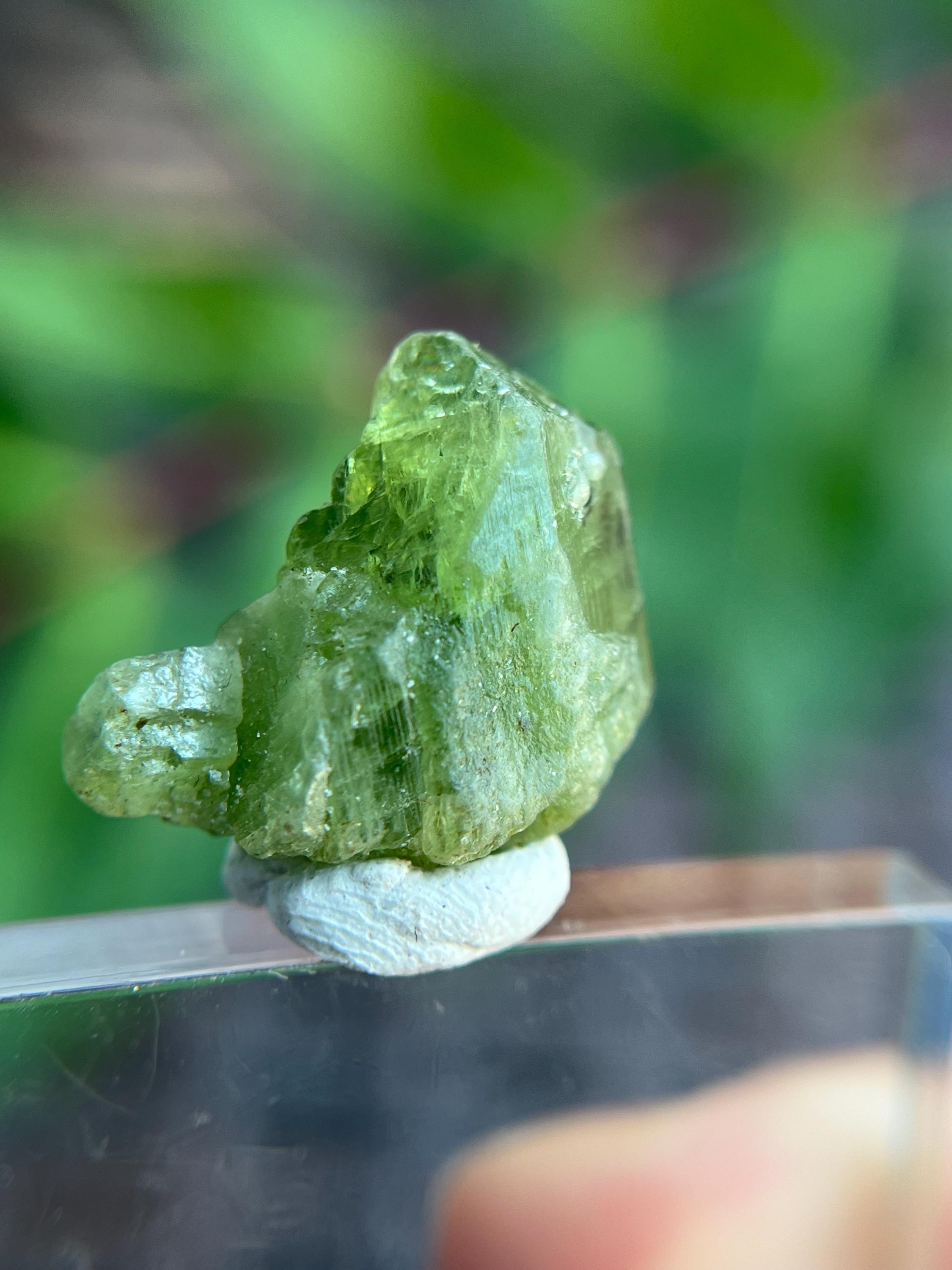 アフガニスタン産 15カラット グリーンダイオプサイド原石 | 天然