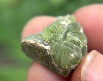 原石ペリドット結晶クラスター | グリーンペリドット標本、天然