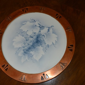 Original Jugendstil Jugendstil Porzellan Servierplatte mit Kupfer Zierteil von Carl Deffner?