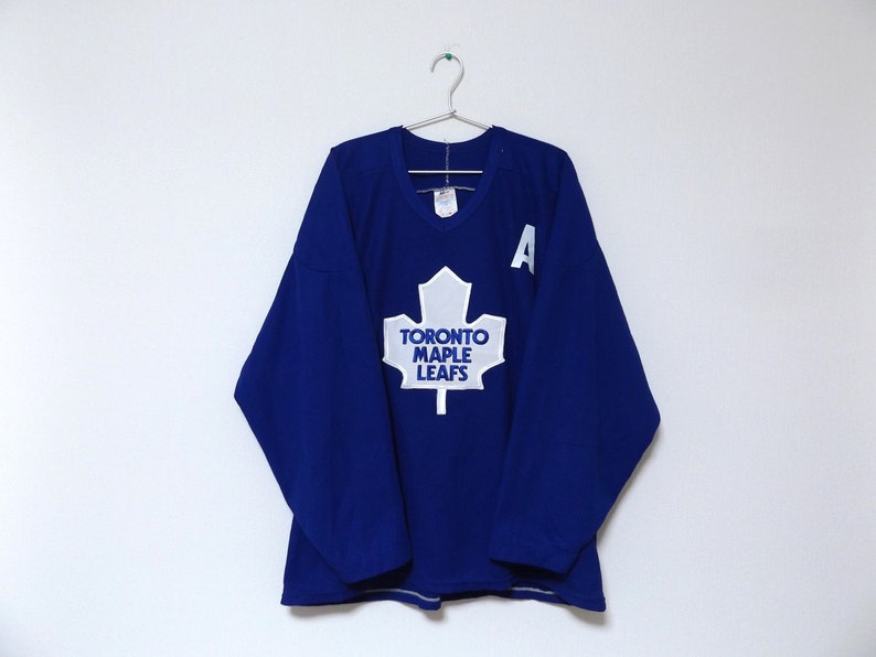 maple leafs practice jersey
