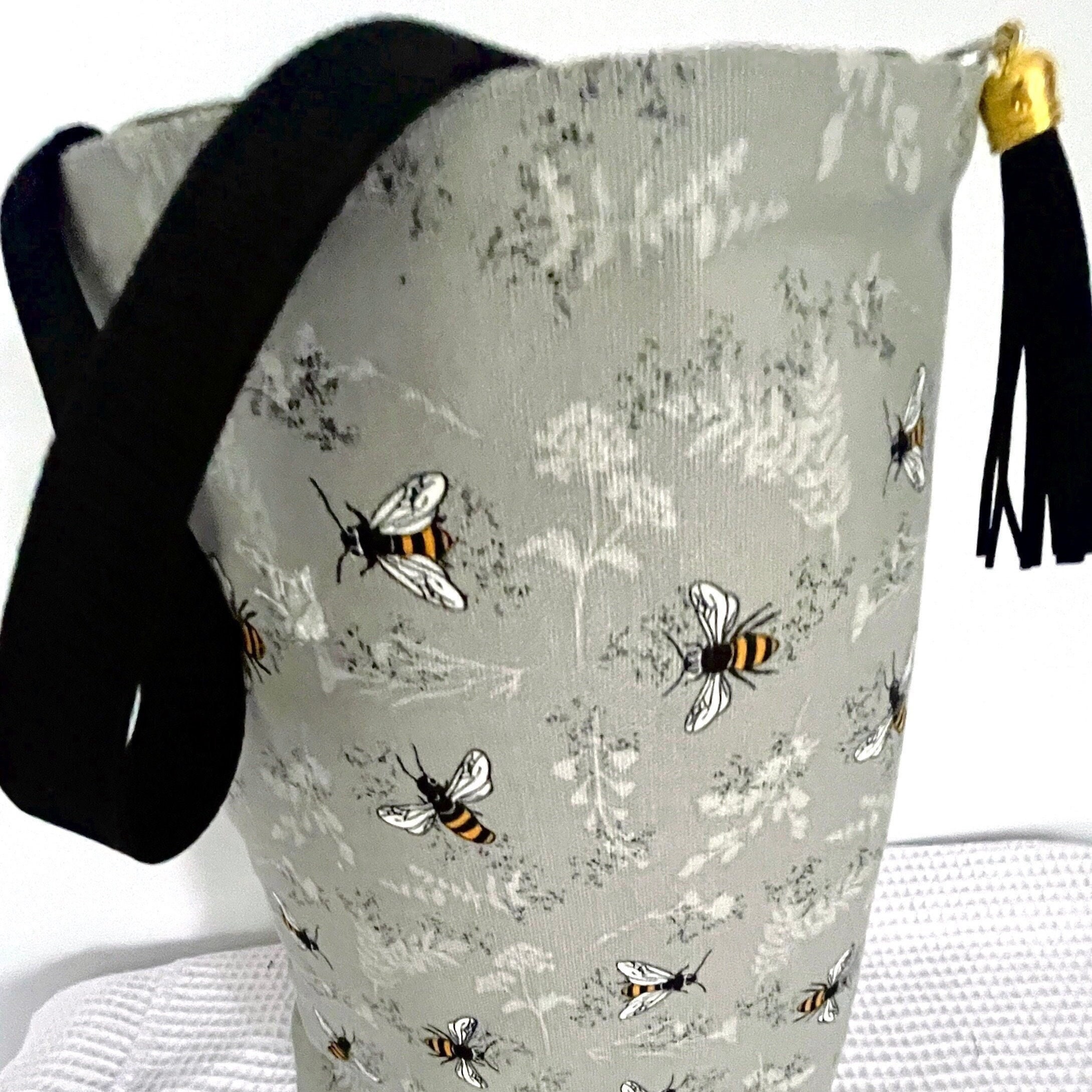 Bumble Bee Car Trash Can, Car Accessories for Women, Car Decorations, Car  Garbage Bag, Bee Pattern, Car Tote, Truck Accessories Car Bag, SUV 