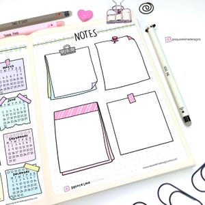 Pode incluir: Uma p&aacute;gina de planejador imprim&iacute;vel com quatro se&ccedil;&otilde;es de notas em branco. A p&aacute;gina tem um design listrado rosa e branco e as palavras "NOTES" e "square lime" est&atilde;o impressas na p&aacute;gina.