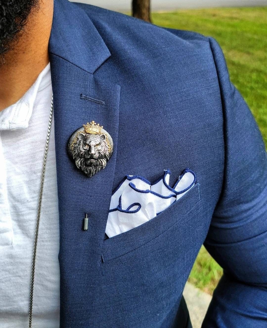 Animal Pattern Lapel Pin Brooch - Lion Head Shape for Men and Women's Suit  Coat. Perfect Party Corsage Accessory. (116 characters)