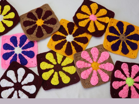 Crochet Charity Daisy Square Pattern, Crochet Daisy Granny Square. Crochet  Retro Daisy Square. Vintage Crochet Daisy Square. 