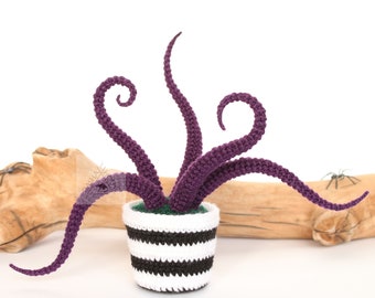 Monster Plant Crochet Pattern/ Fantasy Amigurumi/ Halloween crochet decor (PDF Download)