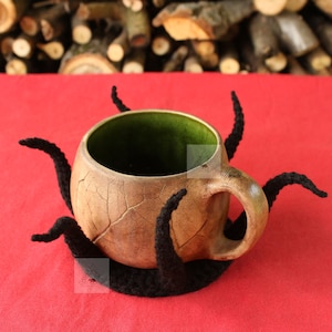 Pop-Up Halloween Coaster Crochet Pattern, 3D eyed tentacles Mug Rug Tutorial, Cup holder Beginners