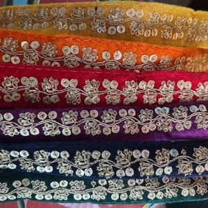 Guarnição floral Zardozi em veludo! Bordado à mão. Artesanato, costura, estofamento, joias, acessórios para chapéus, diários, decoração de casa, fantasias e muito mais!
