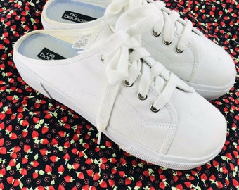 backless tennis shoes