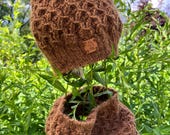 berretta monocroma lavorata in rilievo in fibra di alpaca