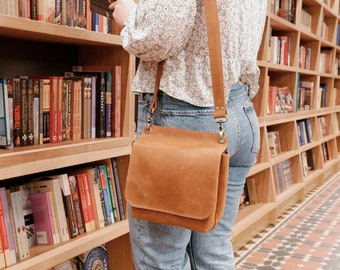 Kleine Leder-Umhängetasche. Messenger-Tasche für Damen, süße Umhängetasche