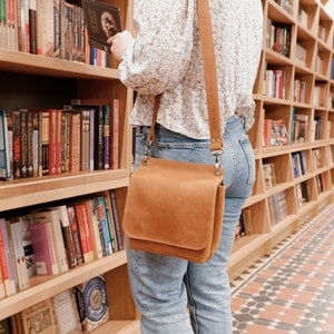 Petit sac bandoulière en cuir pour femme | Sac à main en cuir personnalisé pour femmes | Sac bandoulière chameau | Cadeau parfait pour elle