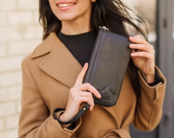 Women's Leather Wristlet Wallet: Clutch Style Travel and Phone Holder
