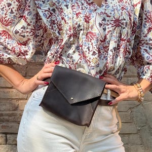 Leather Belt Bag for Women – Handmade Fanny Pack, Small Crossbody Waist Purse, Minimalist Travel Pouch with Adjustable Strap