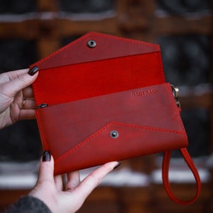Cartera de mano de cuero rojo: cuero genuino de Caballo Loco, personalizada