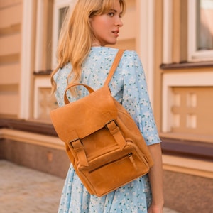 Mini sac à dos personnalisé en cuir de chameau • Sac à dos à cordon pour femmes • Sac d'école minimaliste monogrammé